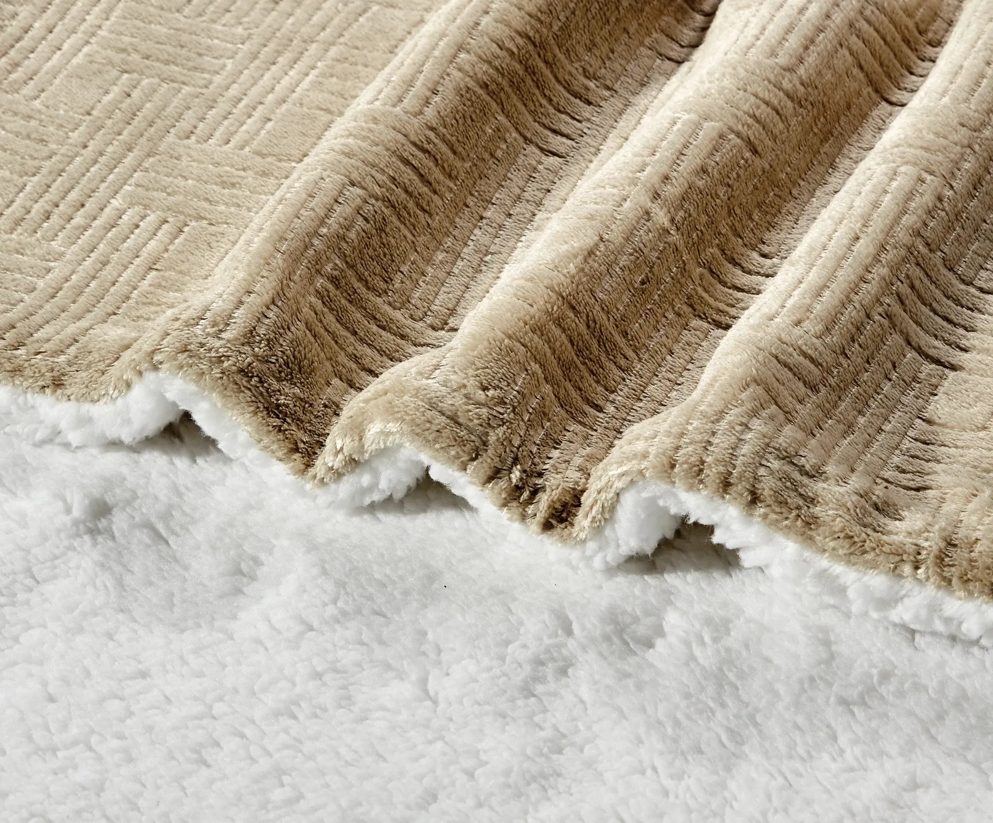 Bowery Collection Luxurious Throw