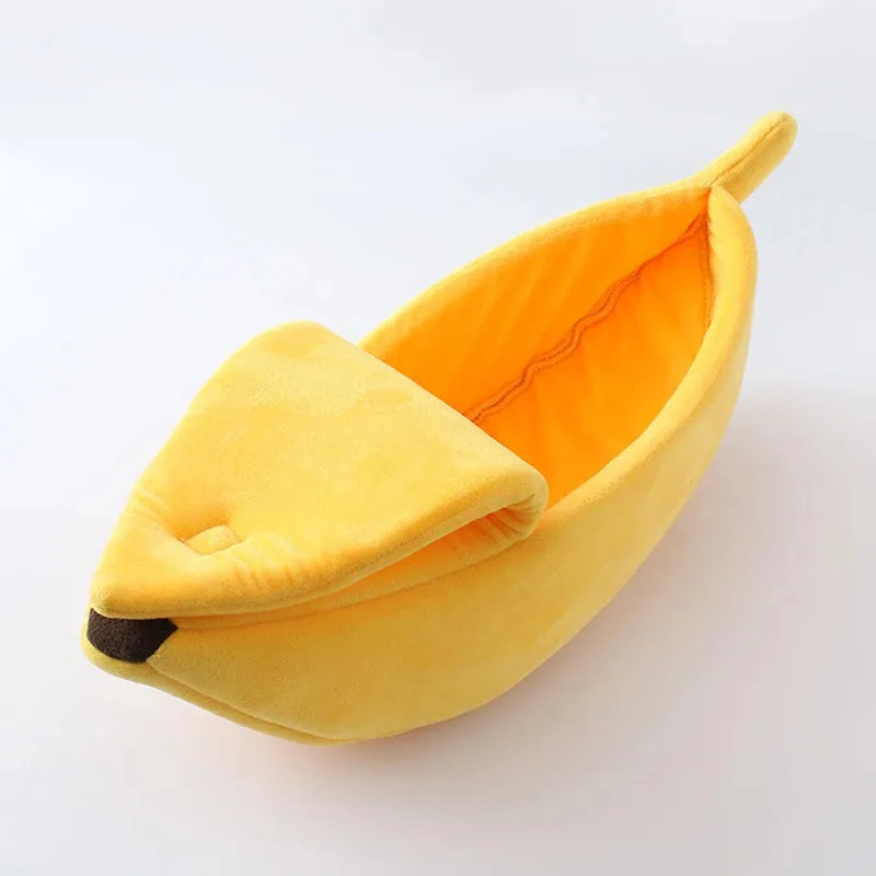 Delightful Cosy Banana-Shaped Cat Bed