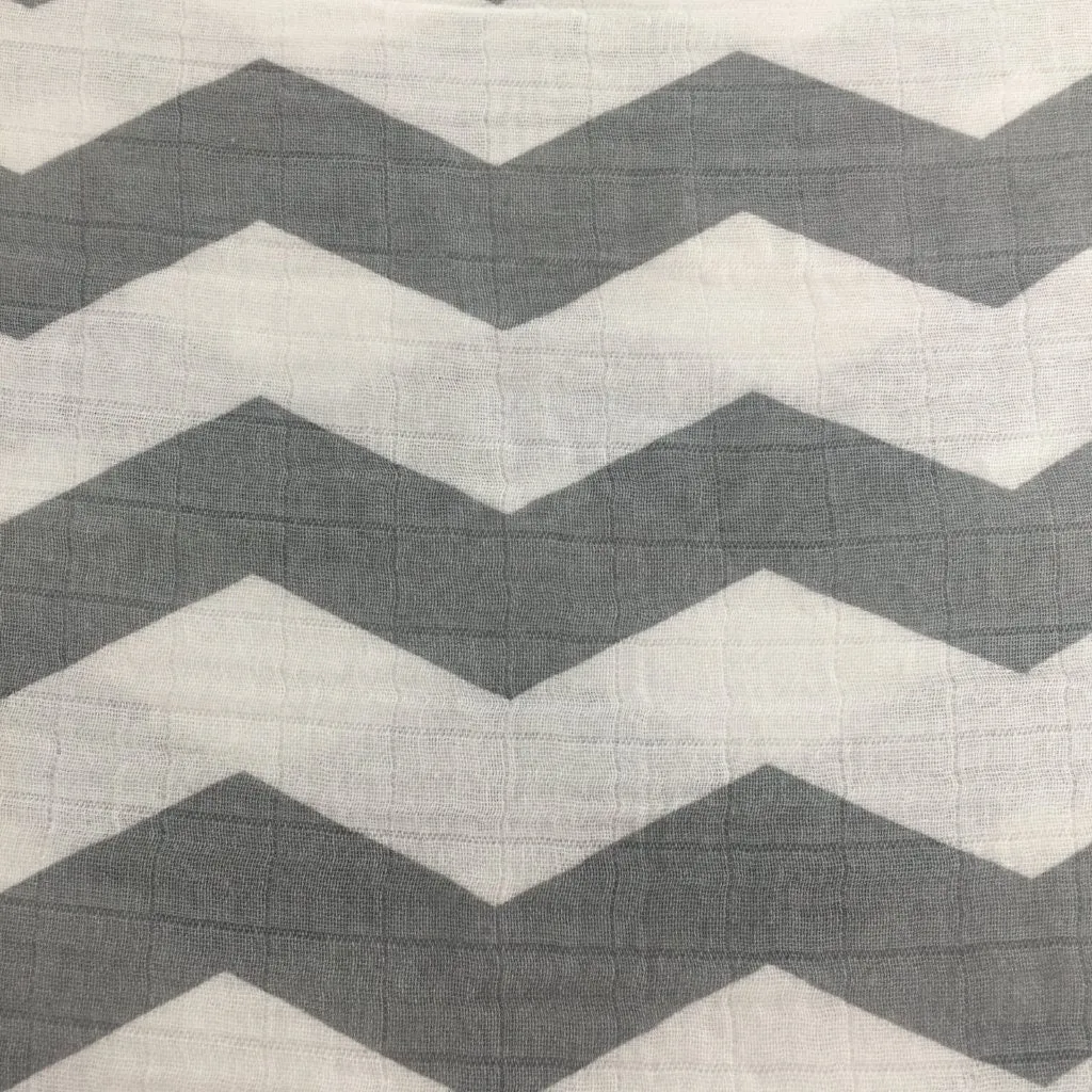 Organic bamboo cotton muslin swaddle - zig zag print