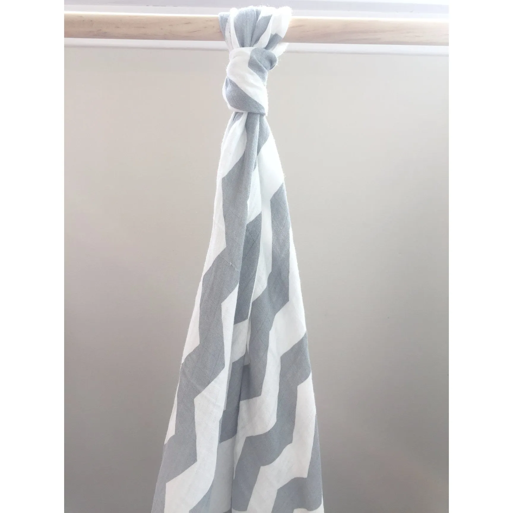 Organic bamboo cotton muslin swaddle - zig zag print