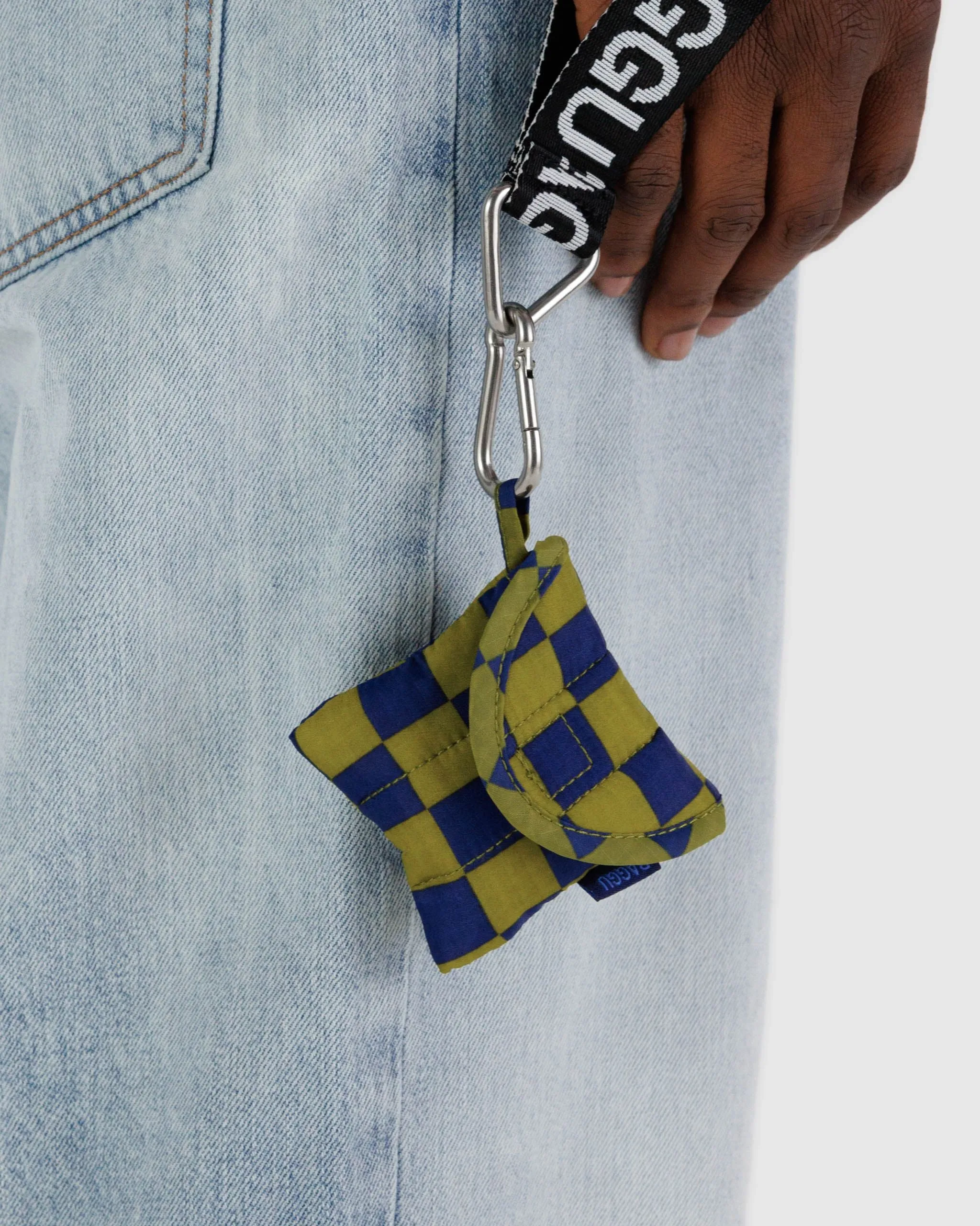 Puffy Earbuds Case - Pear Navy Check